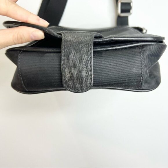 BOSS Hugo Boss black crossbody flap messenger bag - Picture 6 of 16